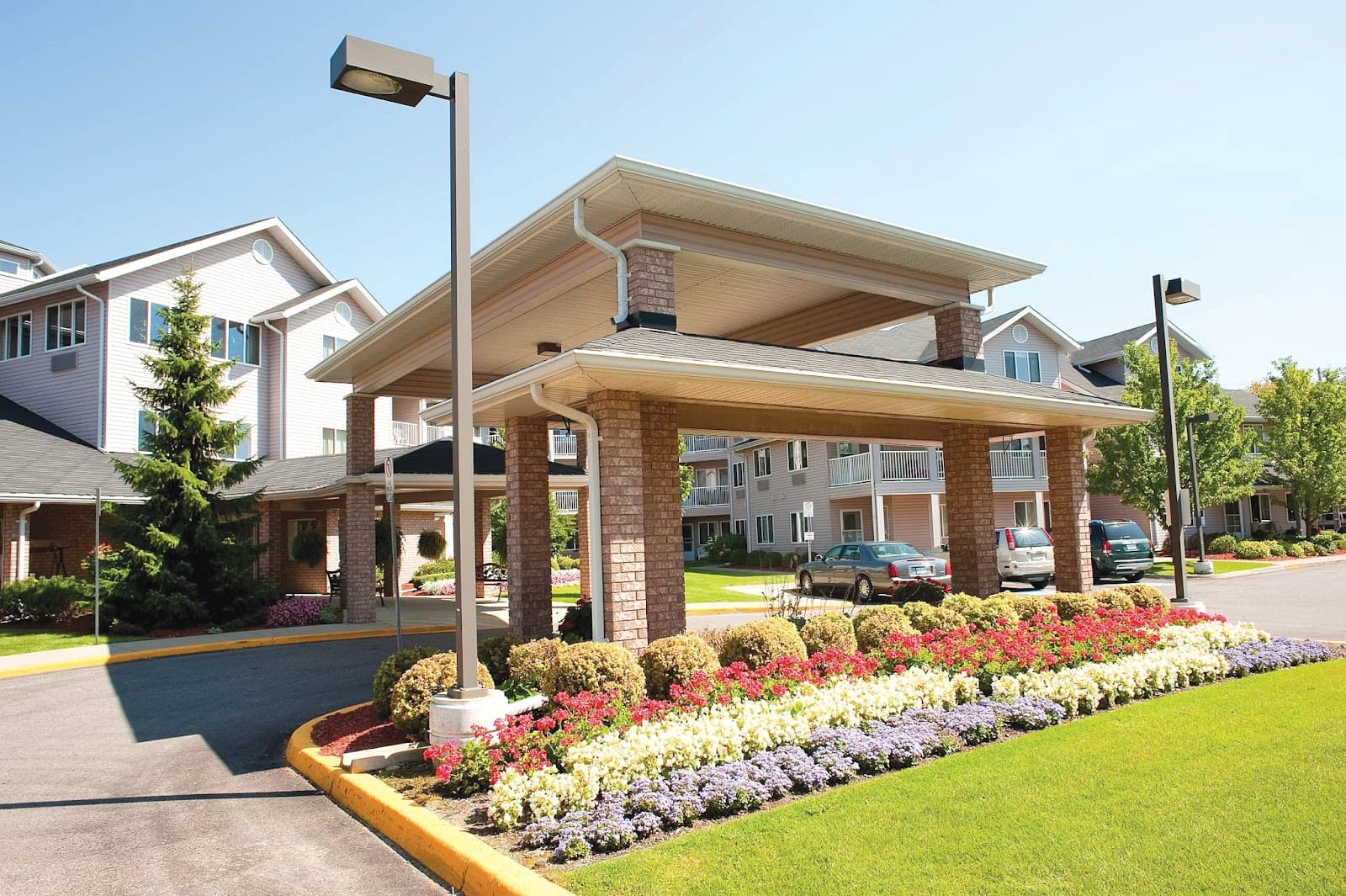 Fairwinds Lodge Retirement Residence