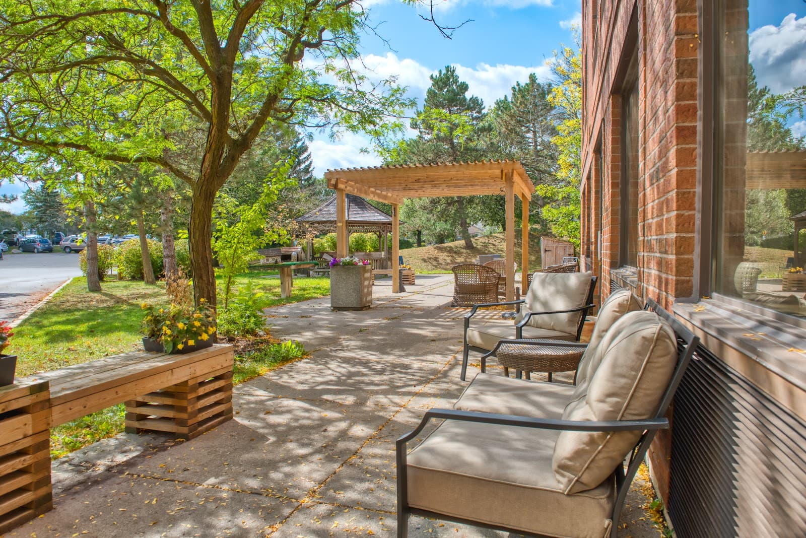 Forest Heights Long-Term Care Home photo 2