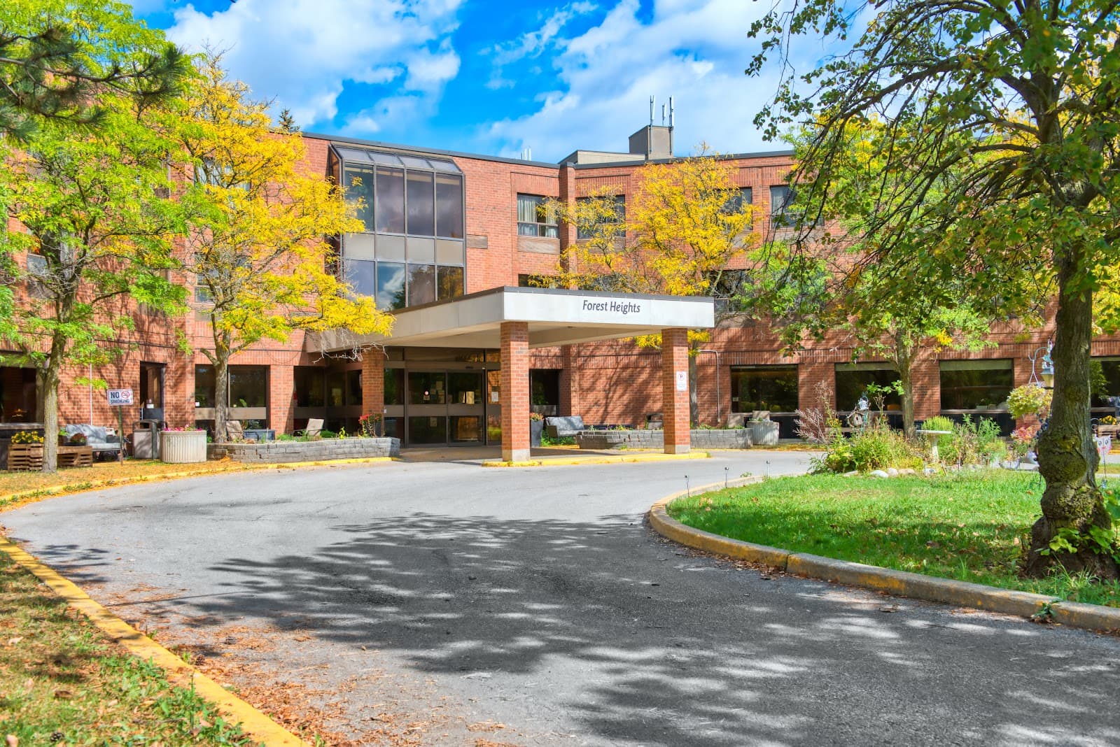 Forest Heights Long-Term Care Home photo 3