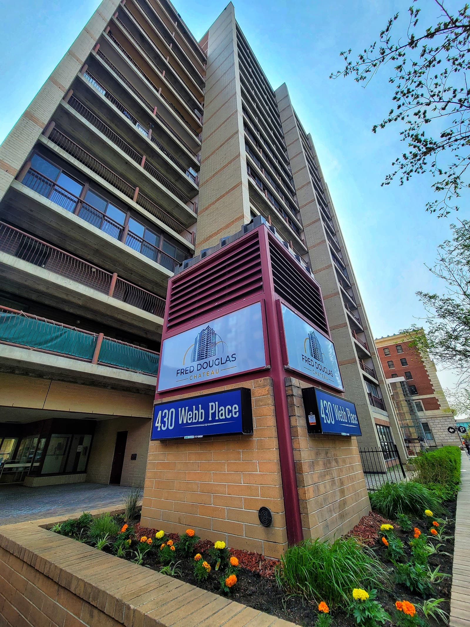 Fred Douglas Chateau (formerly Kiwanis Chateau) - 55+ Life Lease Building photo 1 of 3