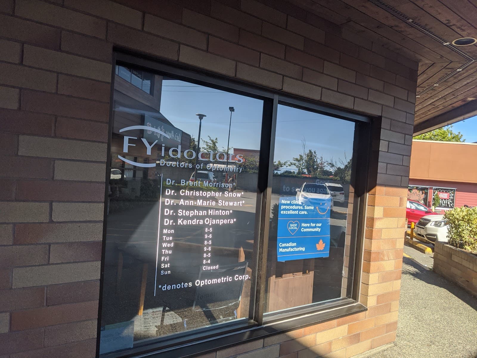 FYidoctors - Victoria - Shelbourne - Doctors of Optometry photo 2