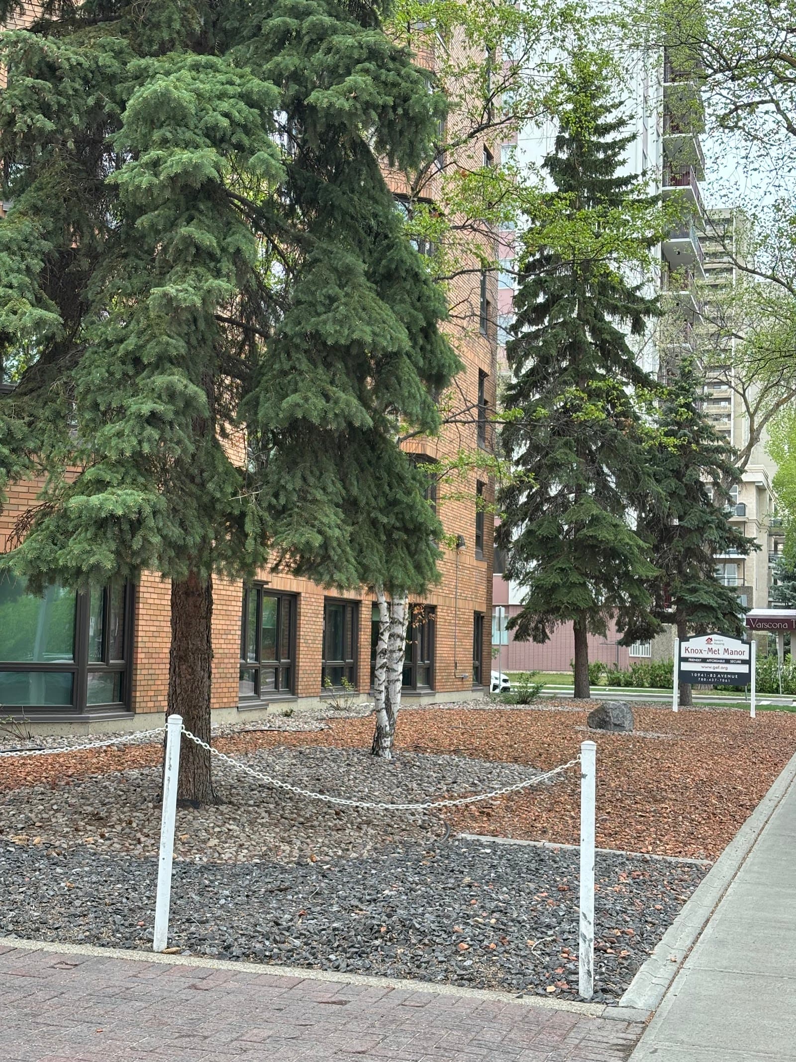 GEF Seniors Housing - Knox-Met Manor photo 2