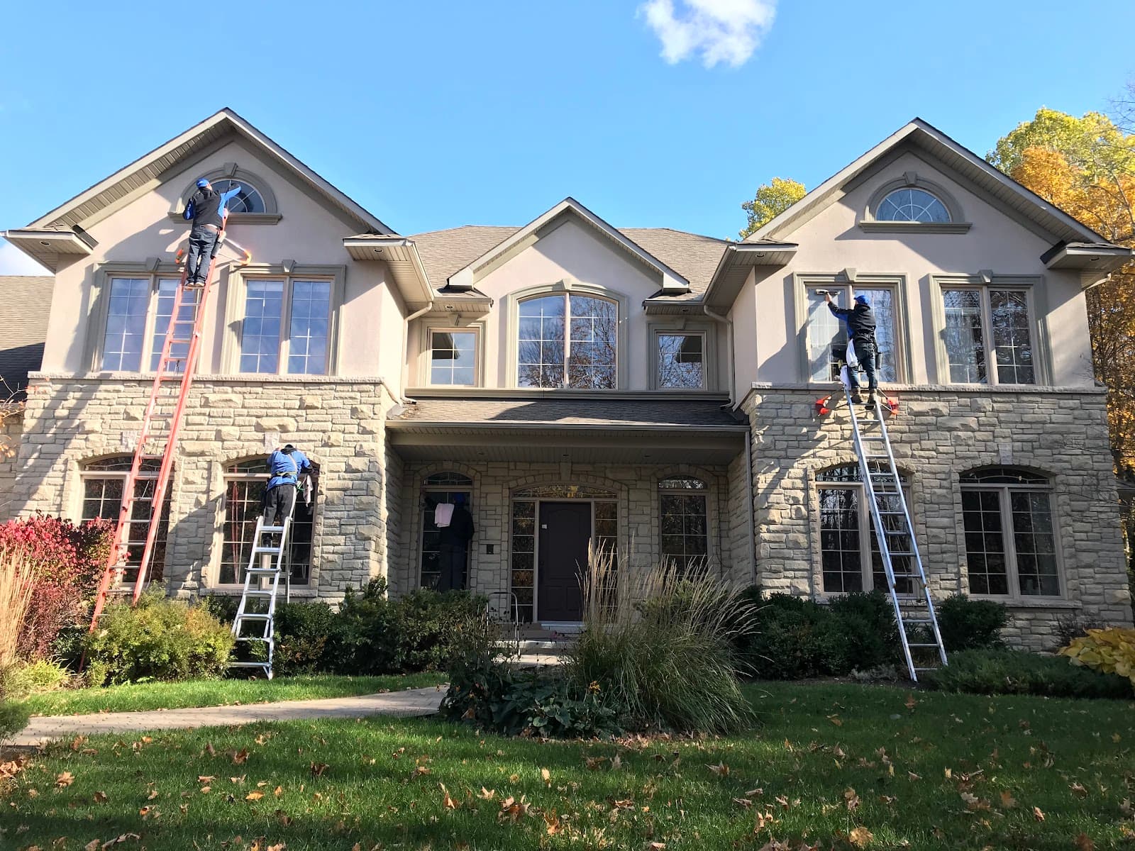 GlassMate Window Cleaning, eavestrough cleaning in Ottawa, photo 1 of 4