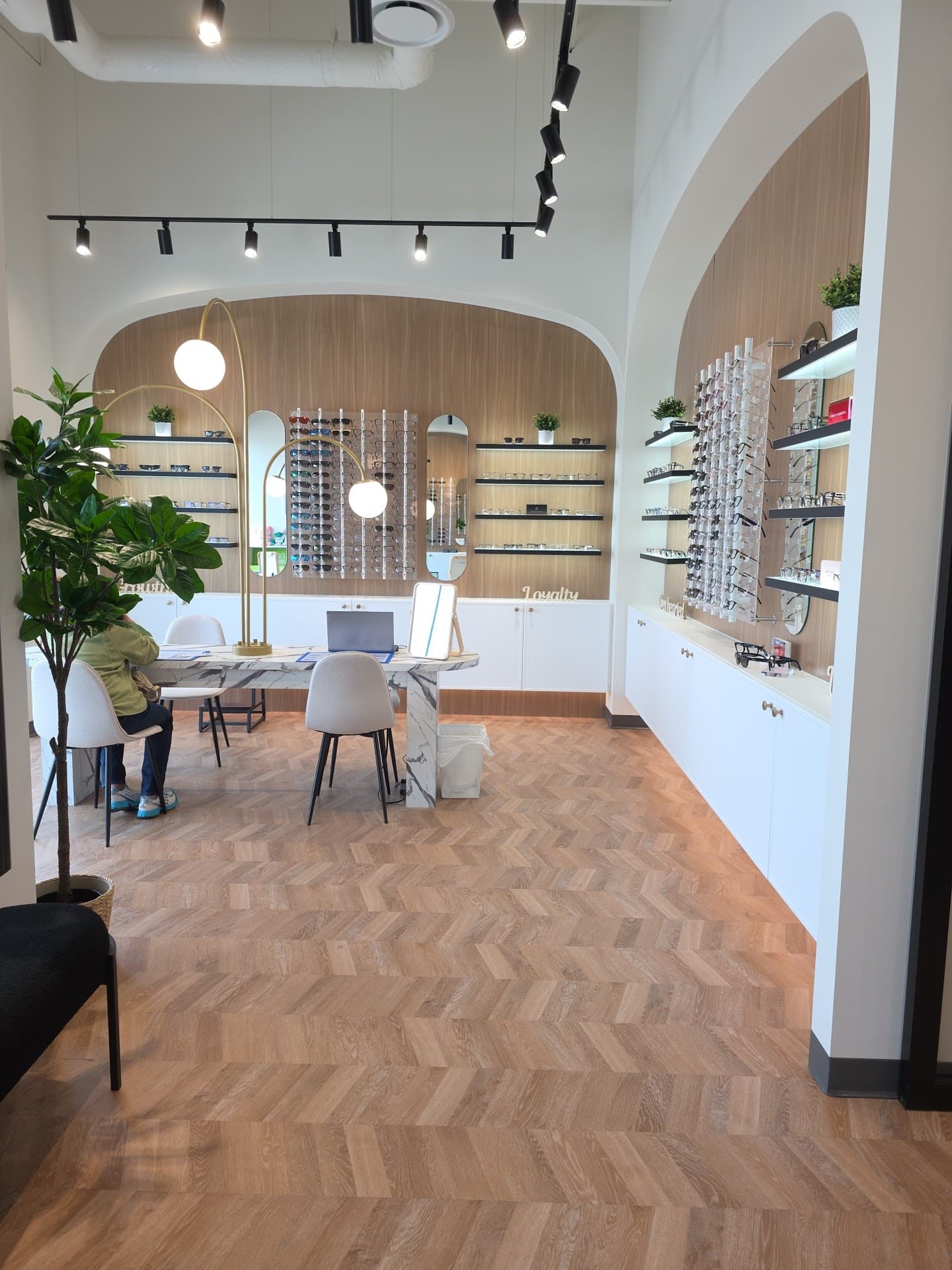 Glow Optometry and Wellness photo 1