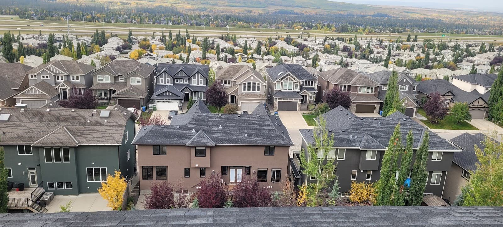 Gutter Cleaning on a Budget, eavestrough cleaning in Calgary, photo 2
