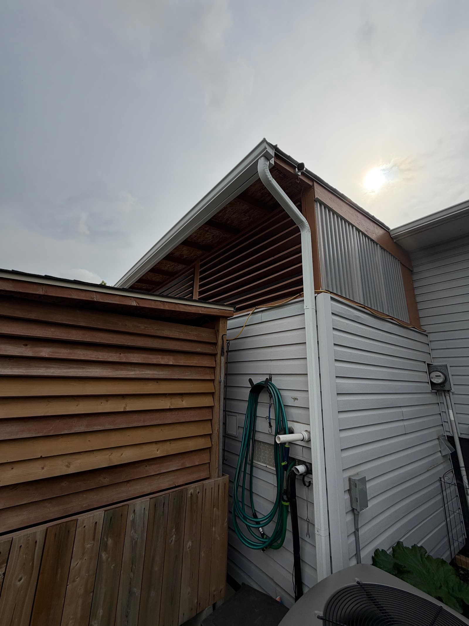 Gutter Doctor, eavestrough cleaning in Calgary