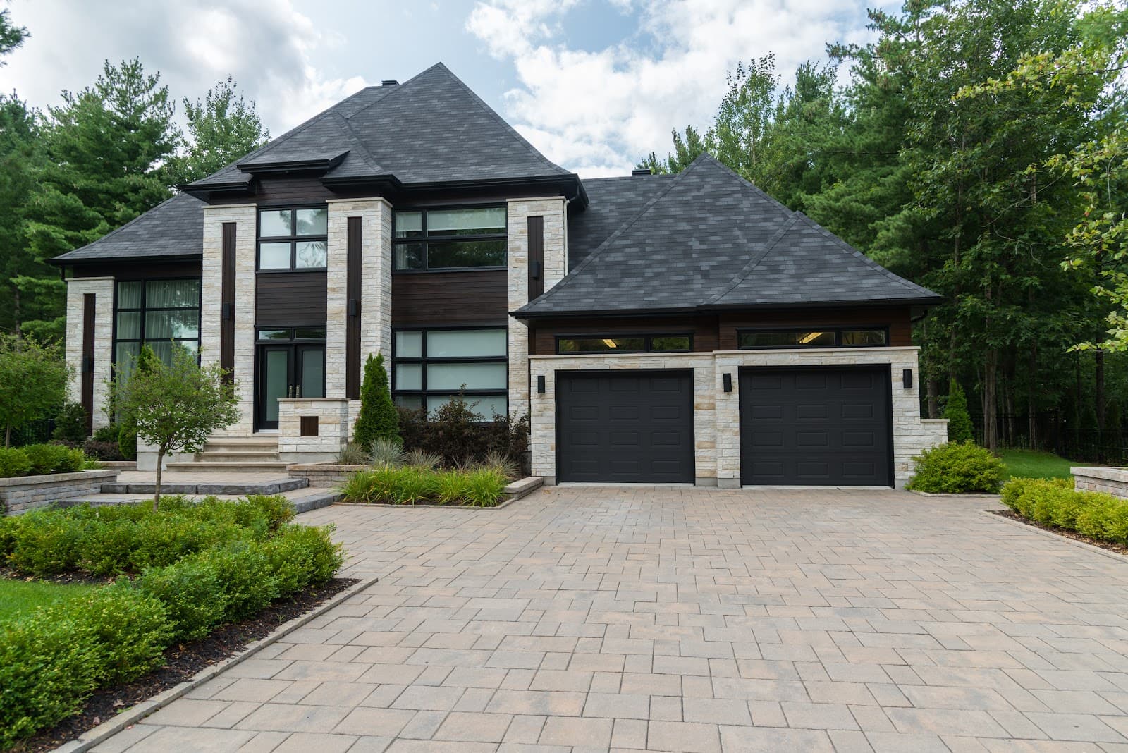 Gutter Doctor, eavestrough cleaning in Calgary, photo 4