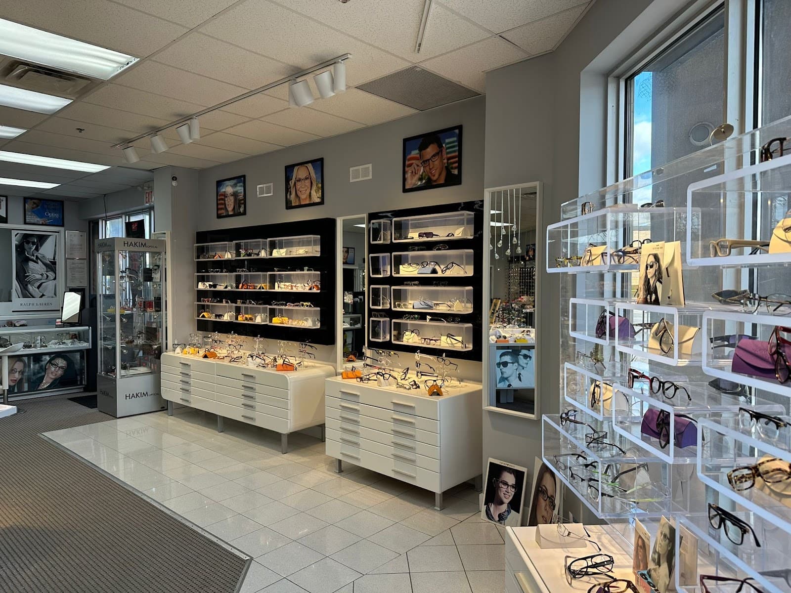 Hakim Optical Mississauga - Hurontario St. photo 3