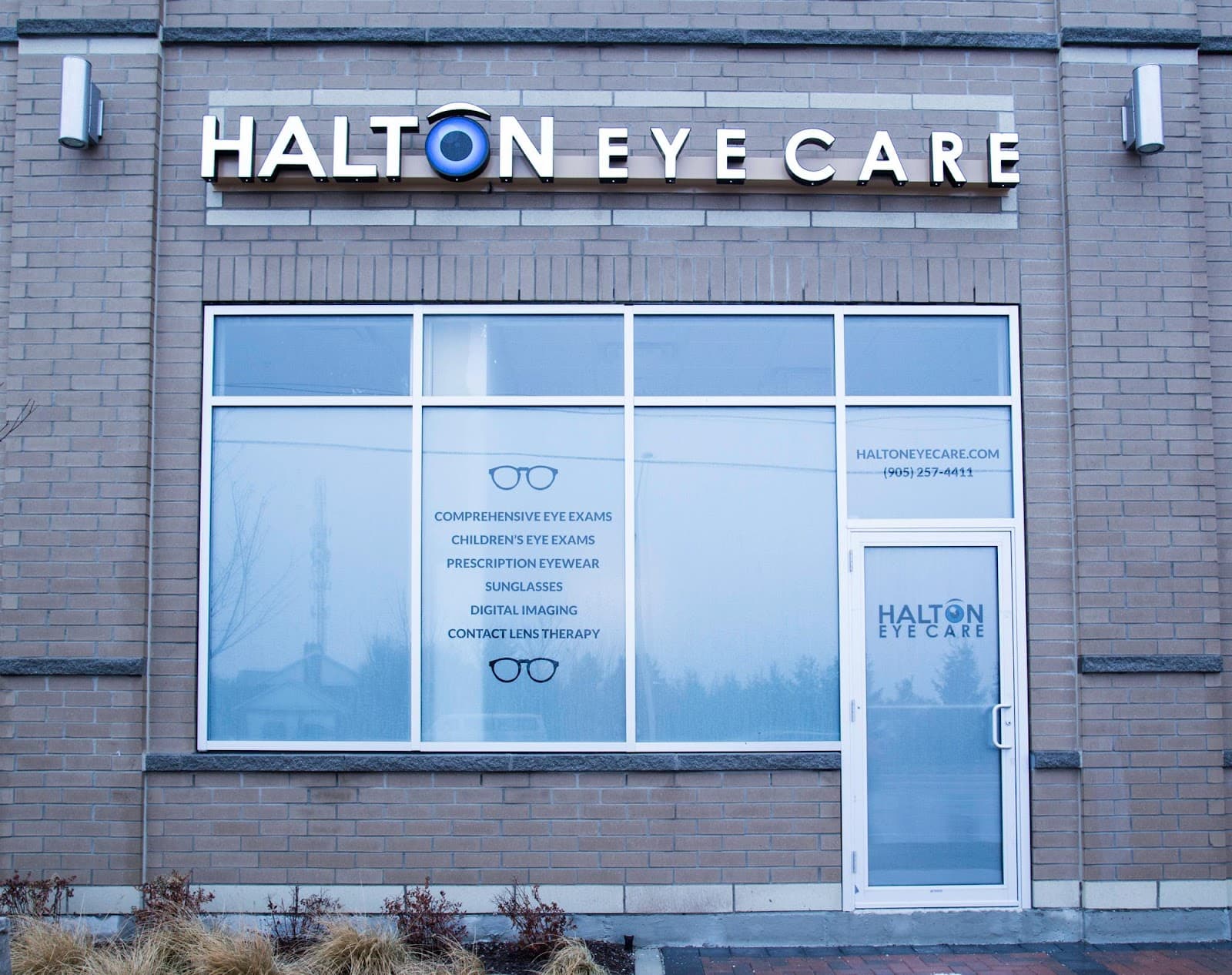 Halton Eye Care - Dr. Aneesha Jain & Dr. David S. Sooklal photo 2