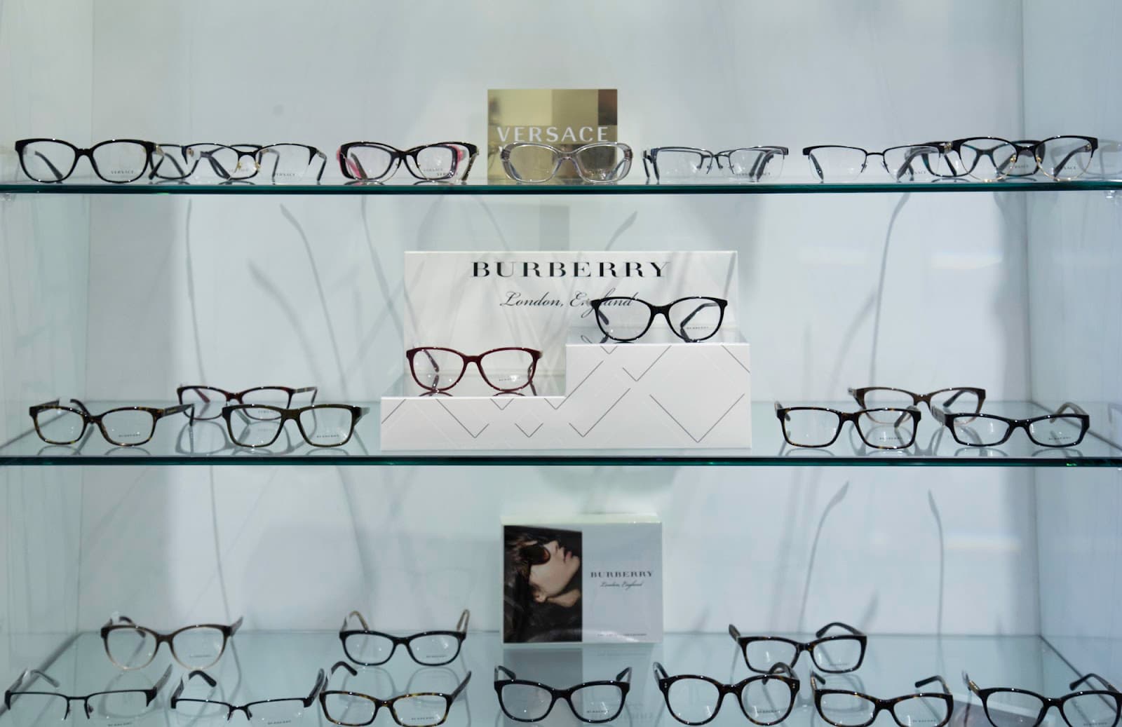 Halton Eye Care - Dr. Aneesha Jain & Dr. David S. Sooklal photo 5
