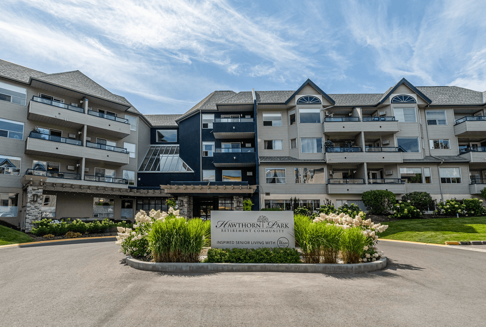 Hawthorn Park Retirement Residence photo 1 of 4
