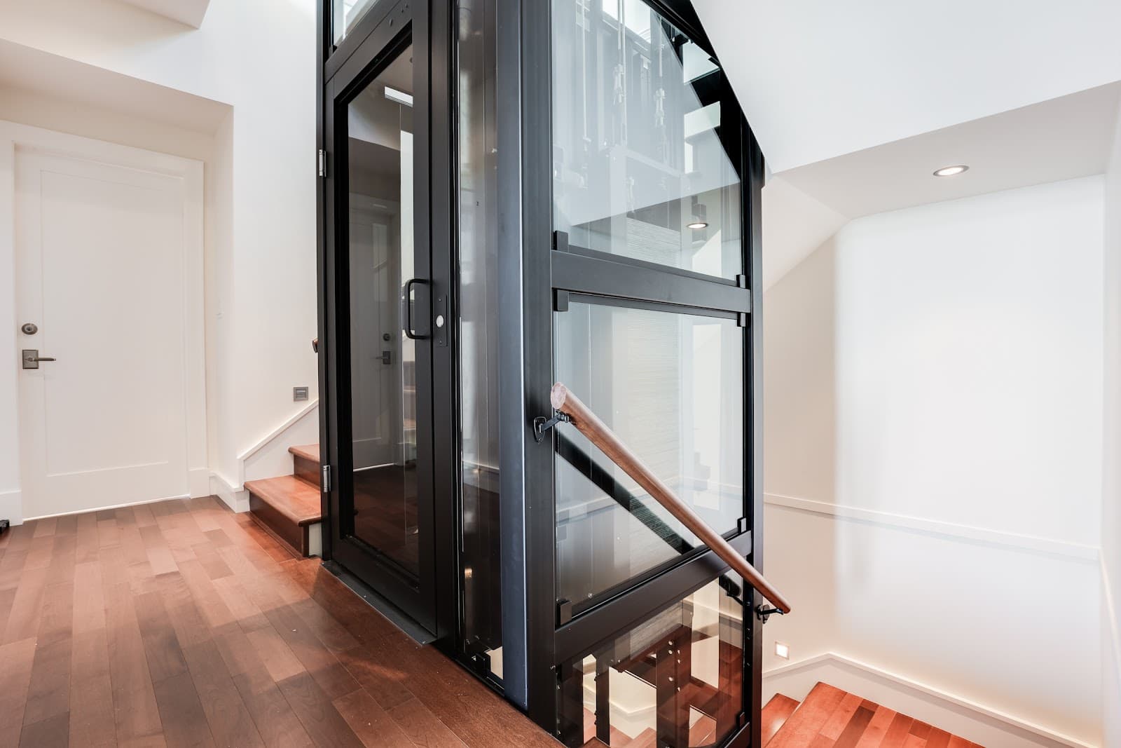 iRISE Elevators photo 4