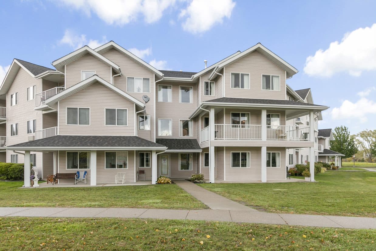Kensington Court Retirement Residence photo 3