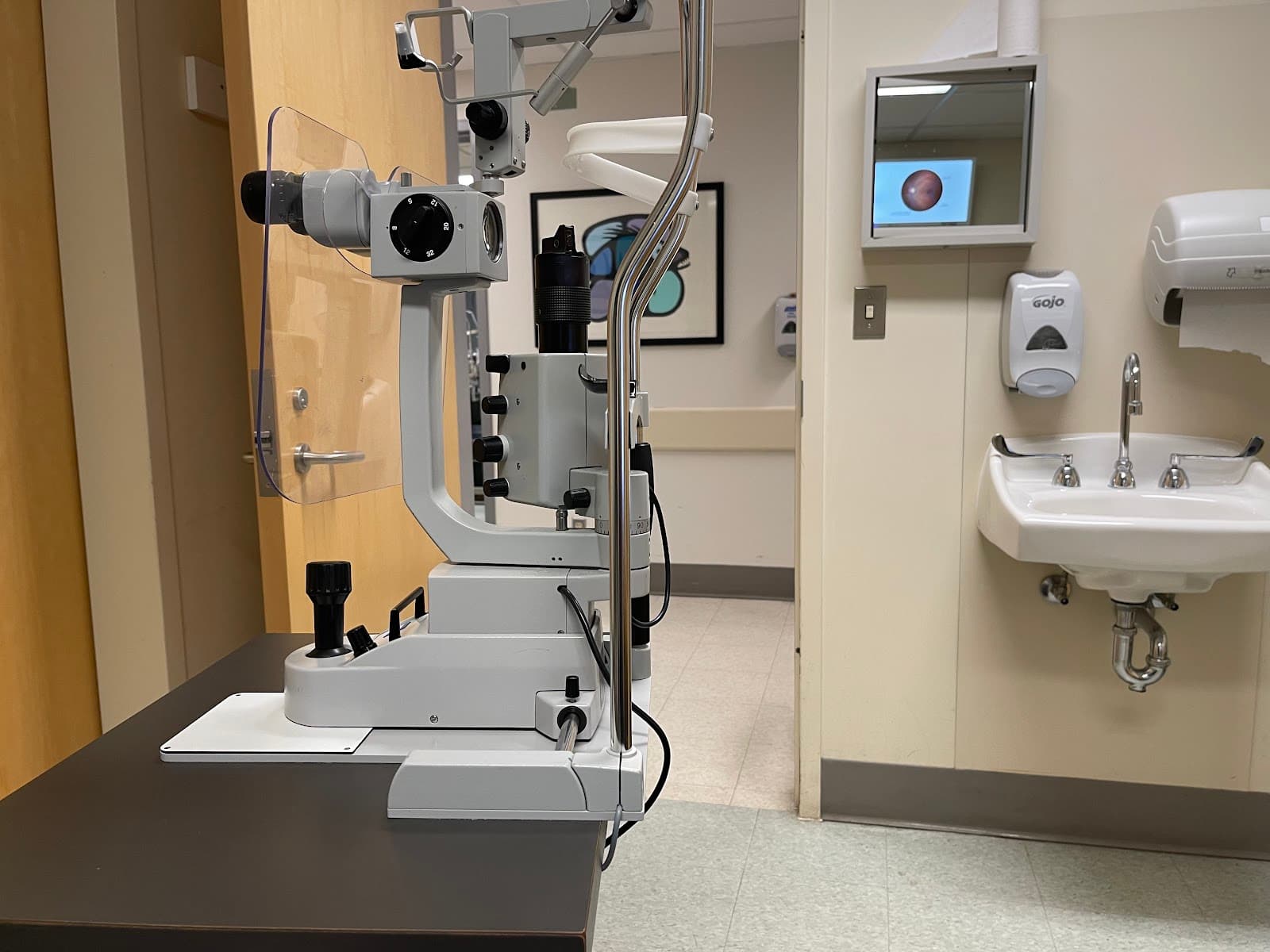 Kensington Eye Institute photo 5