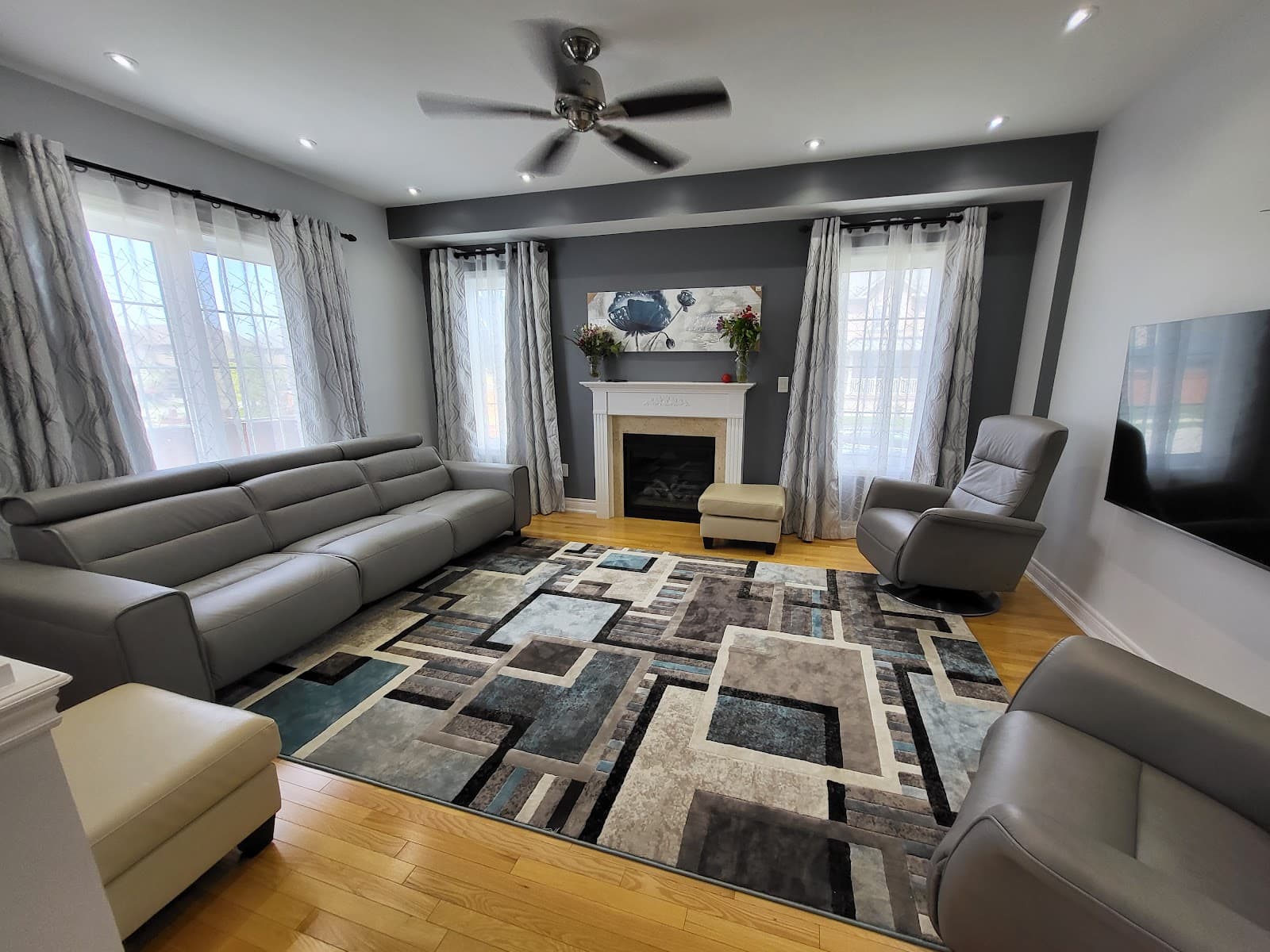 Kudos Modern Furniture photo 1