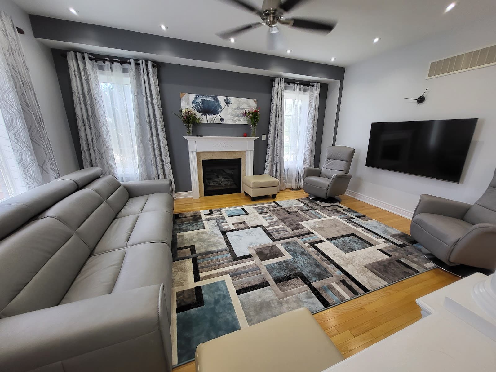 Kudos Modern Furniture photo 4