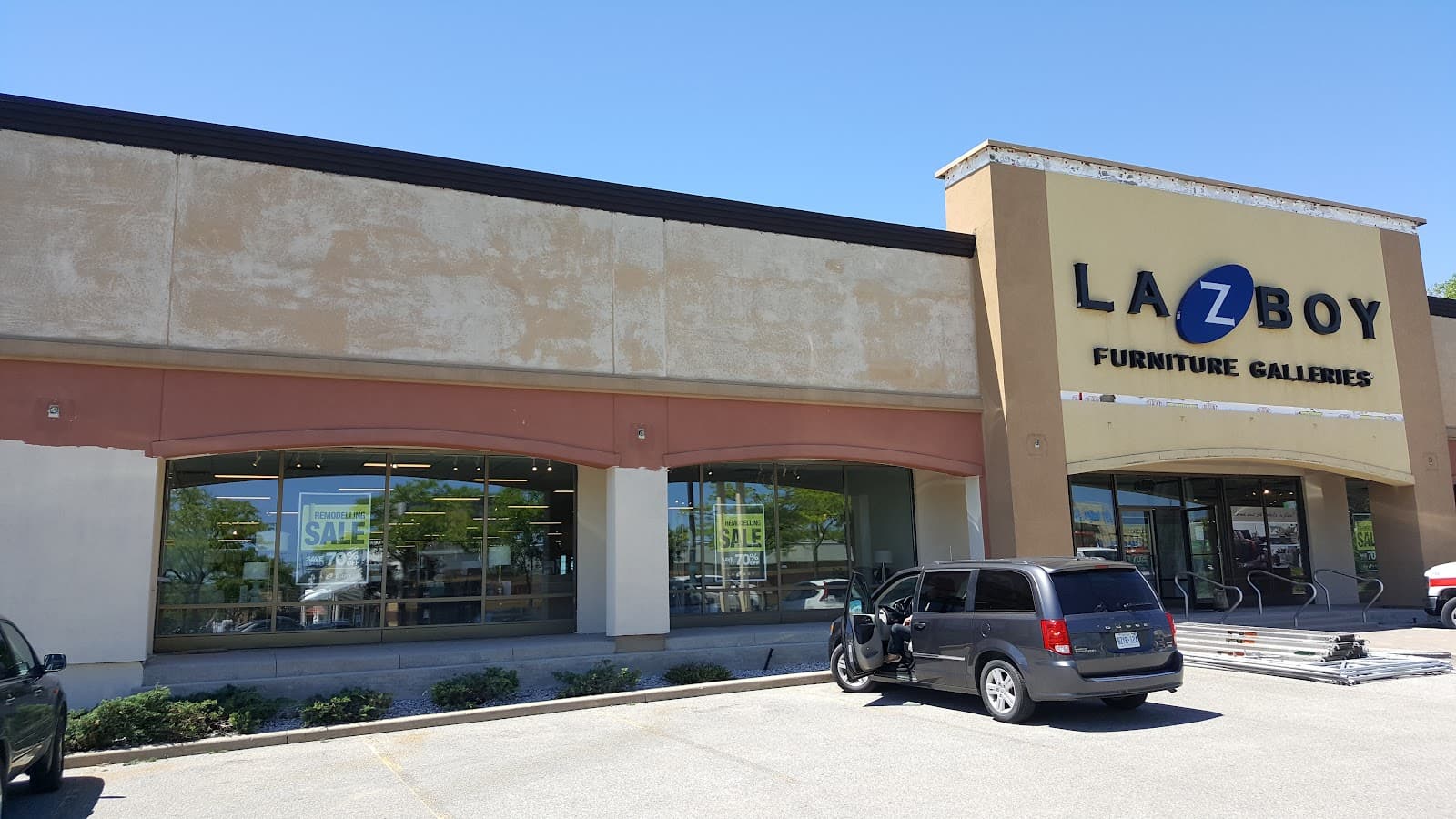 La-Z-Boy Home Furnishings & Décor