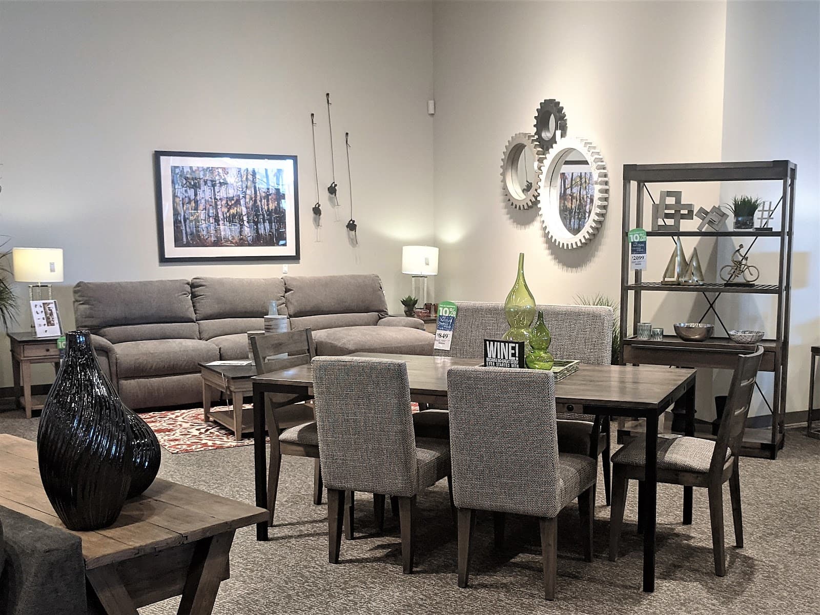 La-Z-Boy Home Furnishings & Décor photo 4