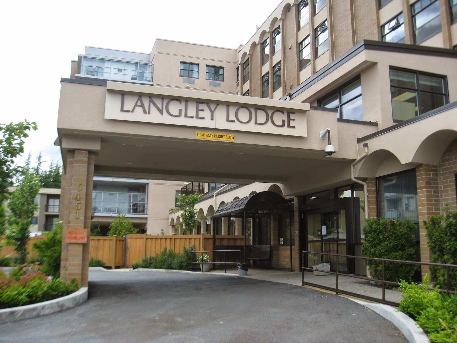 Langley Lodge photo 1 of 4