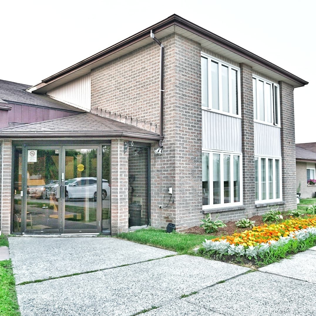 LaSalle Retirement Residence photo 1 of 4