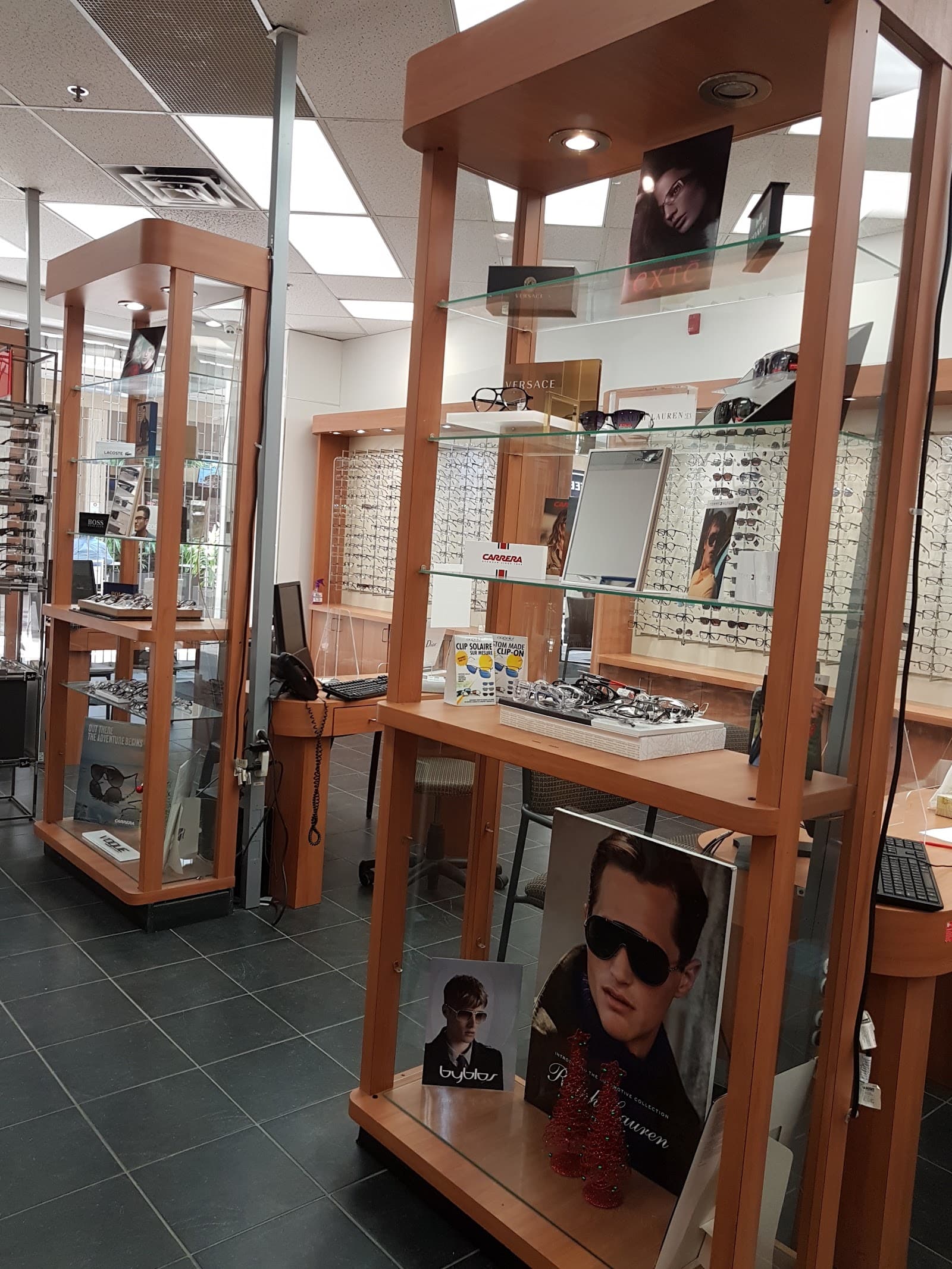 Laurier Optical Carlingwood Shopping Centre photo 2