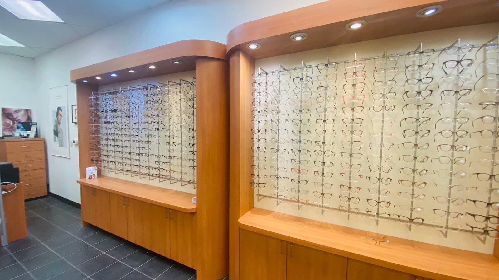 Laurier Optical Carlingwood Shopping Centre photo 5