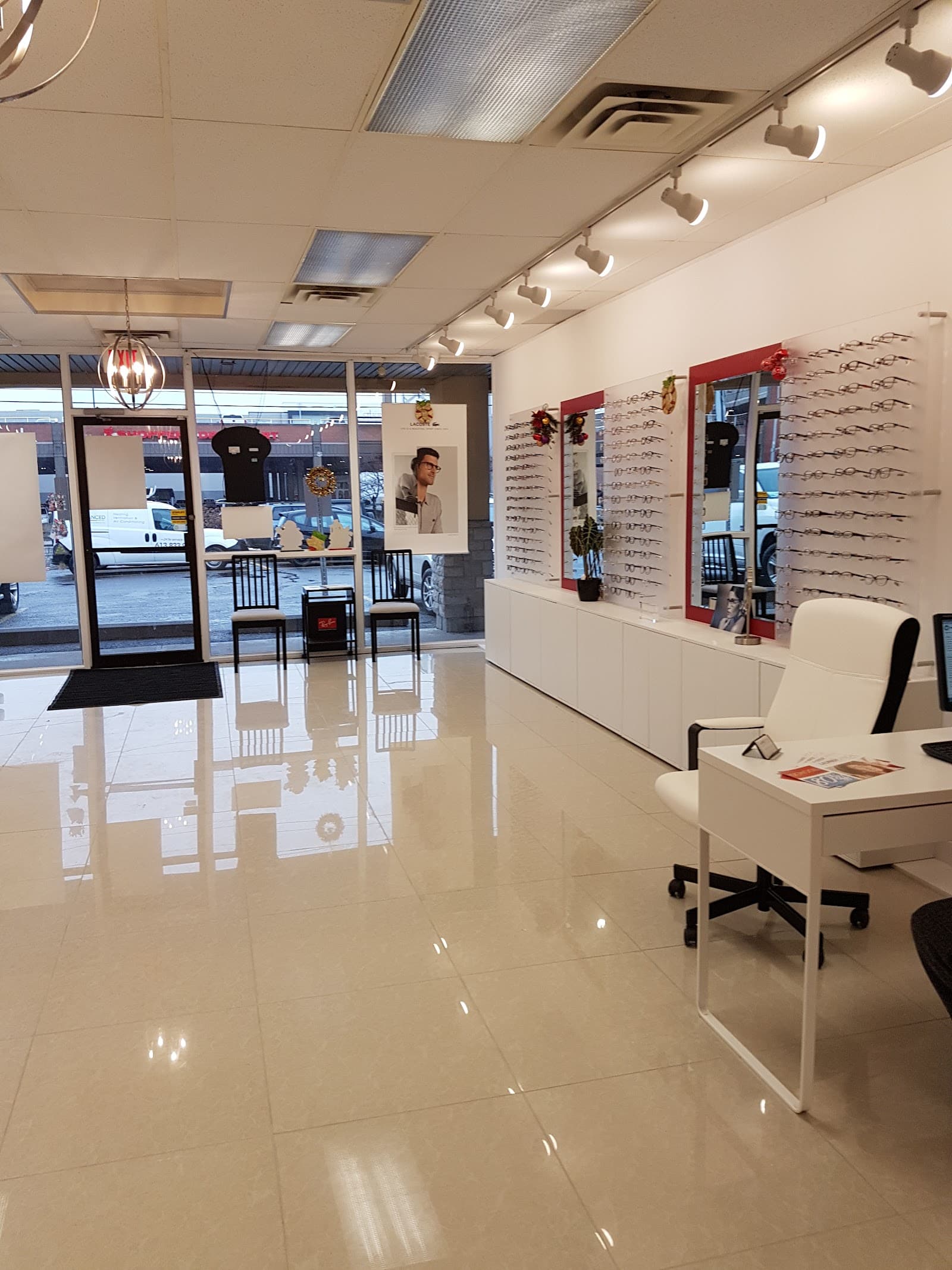 Laurier Optical St. Laurent Blvd photo 3