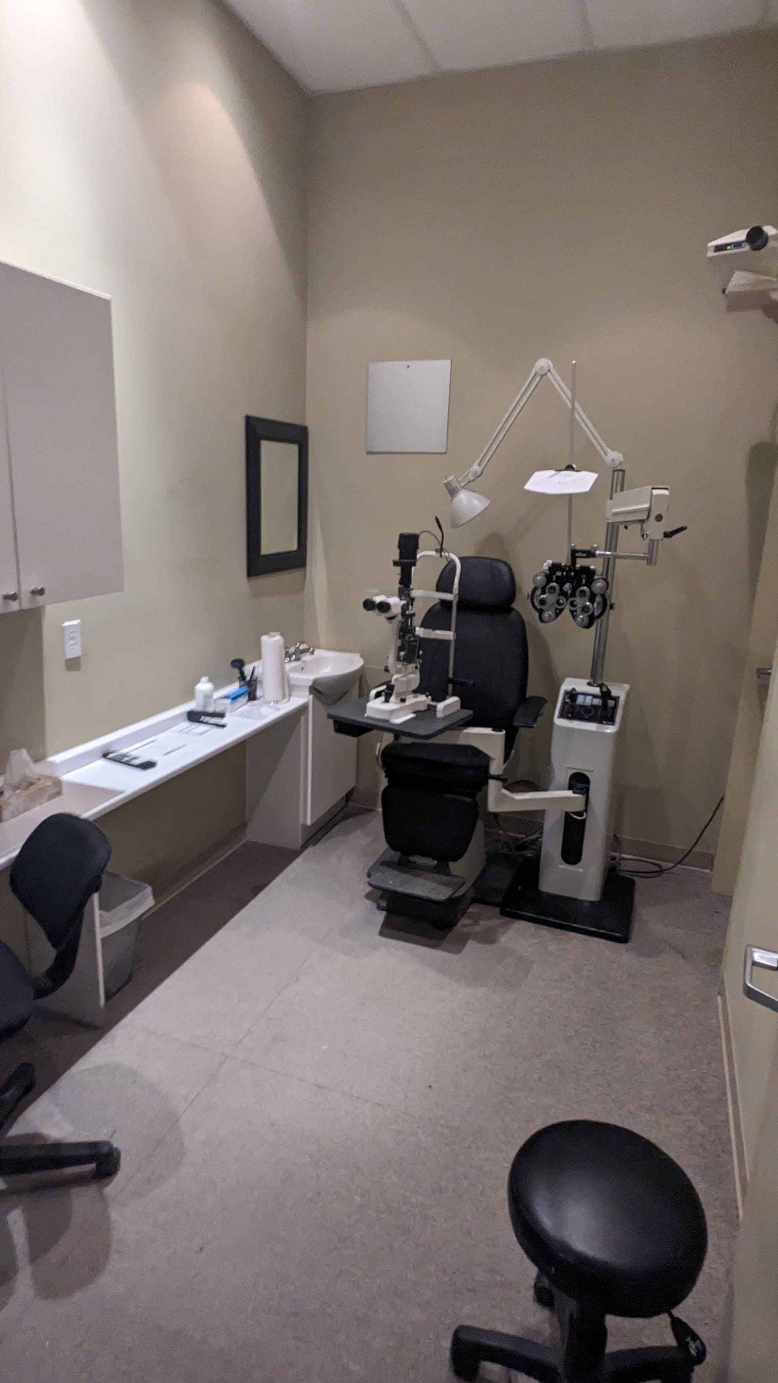 Laurier Optical T&T Mall photo 6