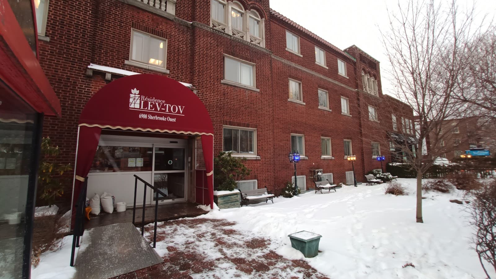Lev-Tov Seniors Residence photo 3