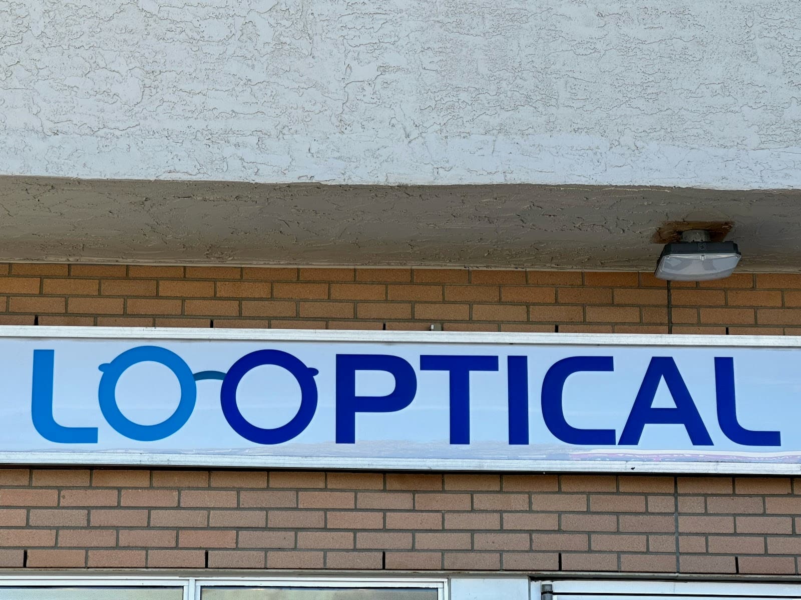 LO Optical photo 1