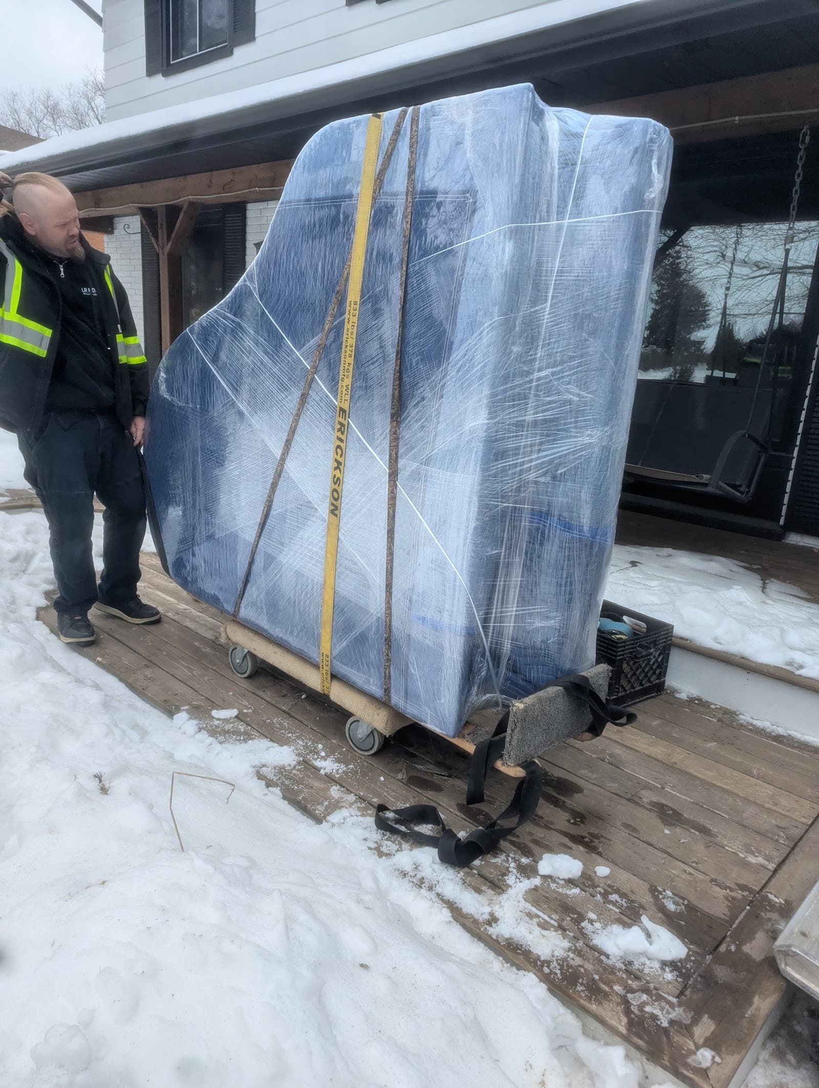 LR MOVING & DELIVERIES