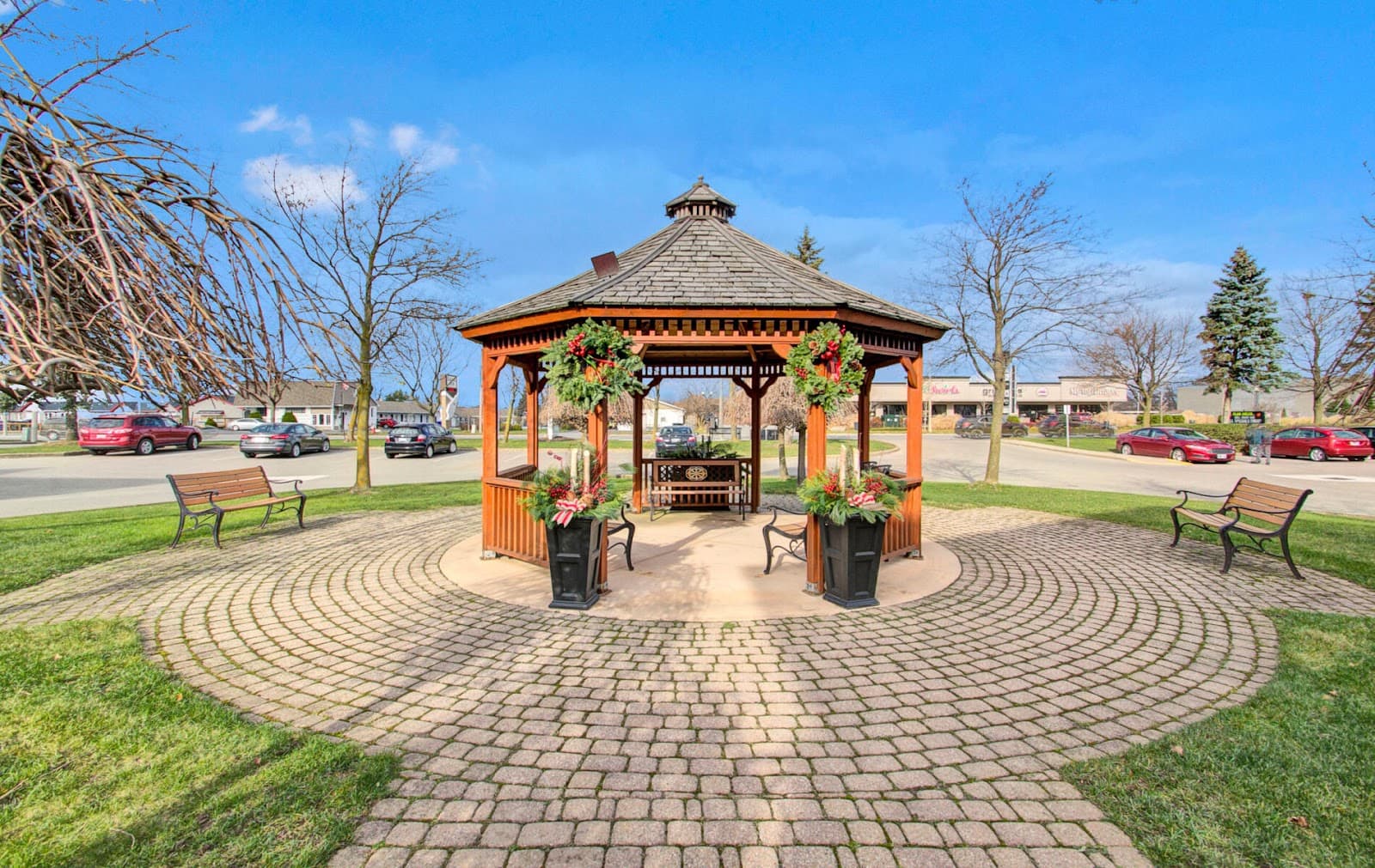 Lundy Manor Retirement Residence, retirement home in Niagara Falls