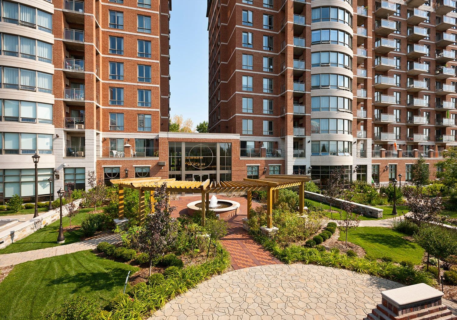 LUX Gouverneur Residence