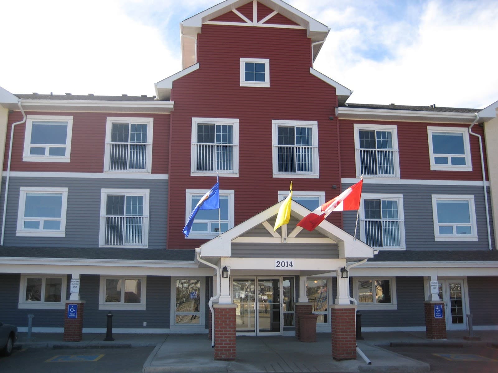 Luxstone Senior Living, retirement home in Airdrie