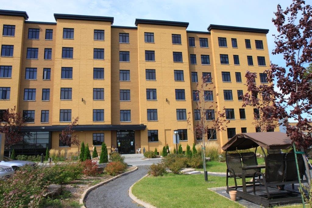 Manoir Claudette Barré, memory care residence in Montréal