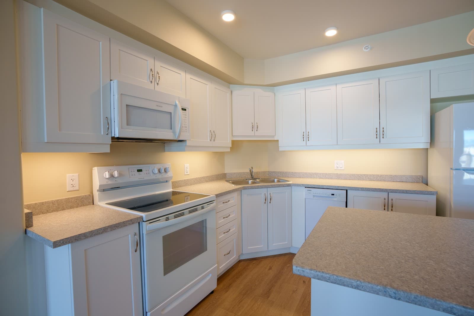Marina Point Village photo 3