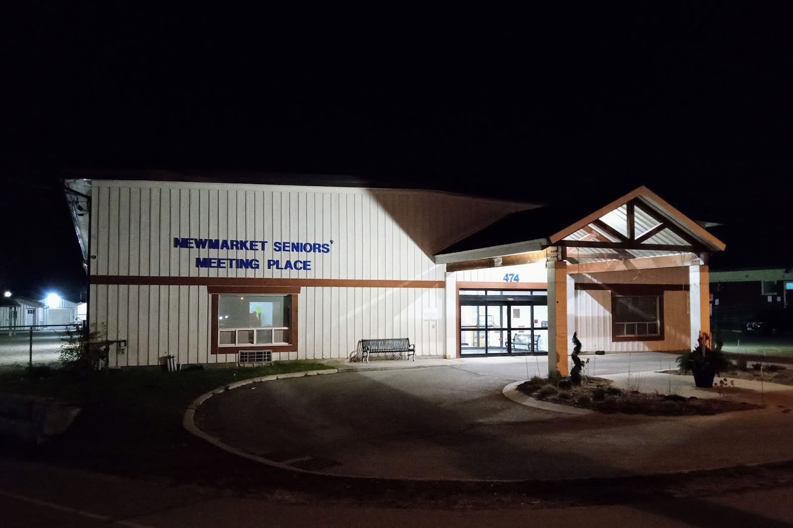 Newmarket Seniors' Meeting Place photo 3