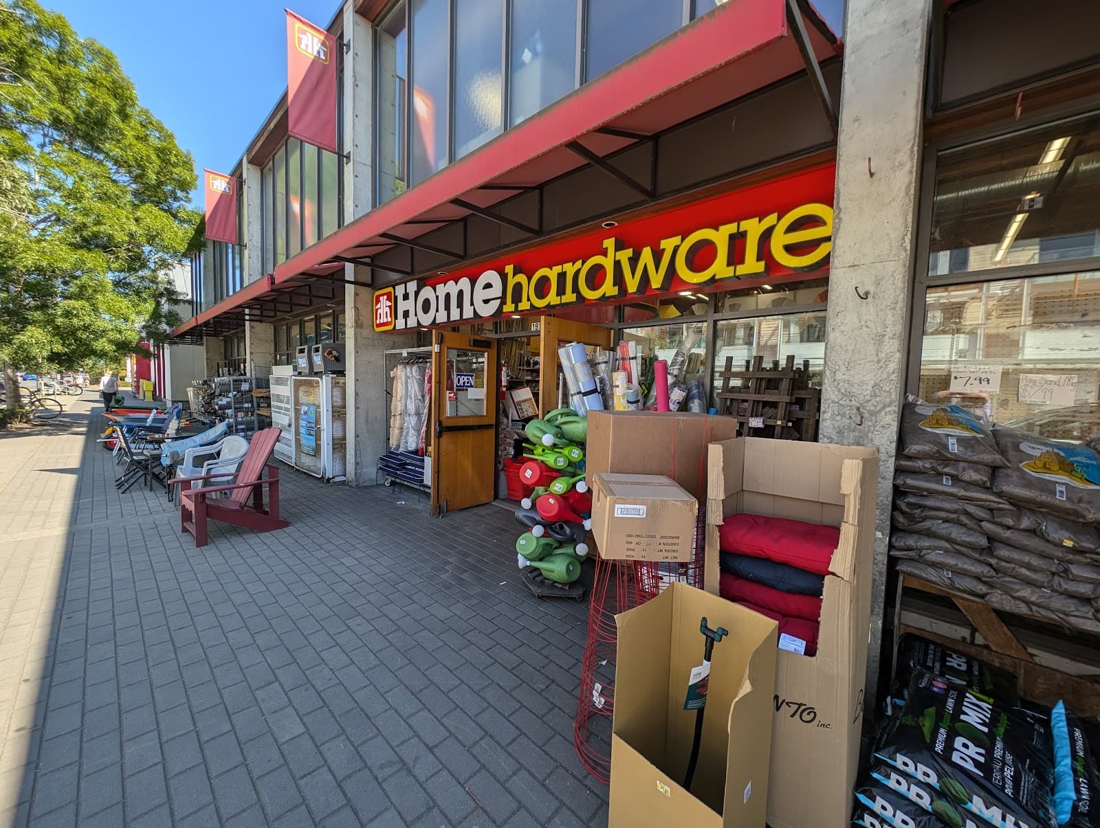 Oak Bay Home Hardware photo 3