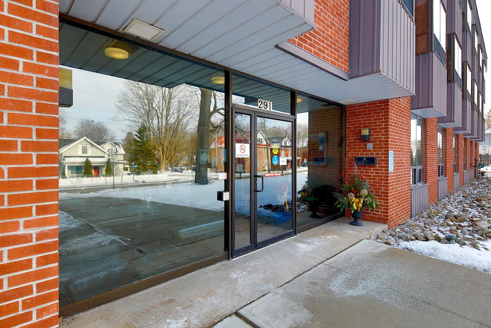Oak Terrace Long-Term Care Home photo 3