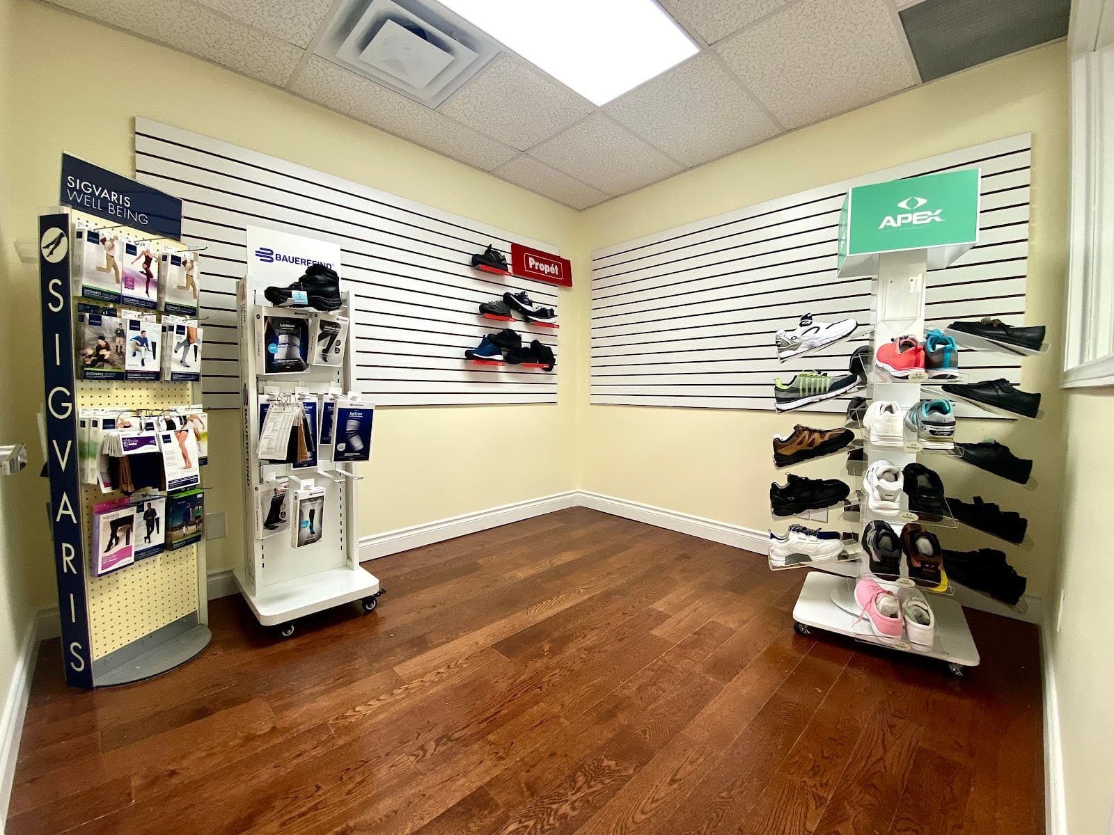 Optima Foot Clinic and Orthotics Center, podiatry & foot care in Richmond Hill, photo 2