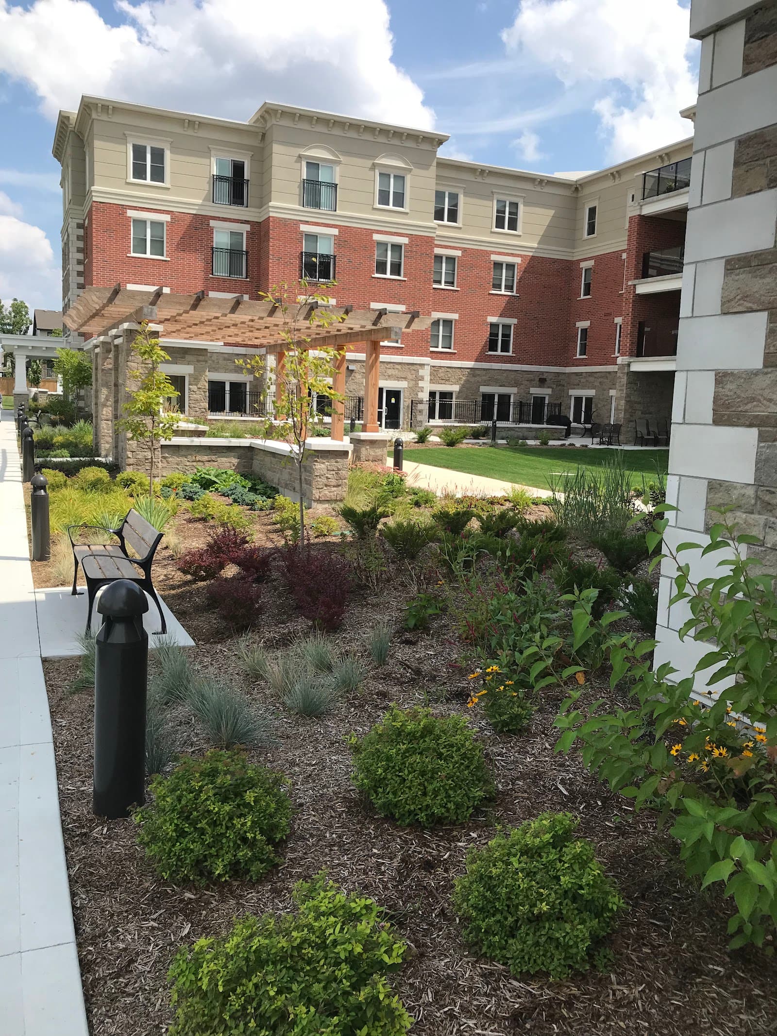 peopleCare Oakcrossing Long-Term Care photo 1 of 4