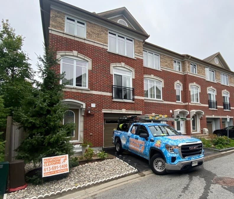 Performance Window Cleaning, eavestrough cleaning in Ottawa, photo 3