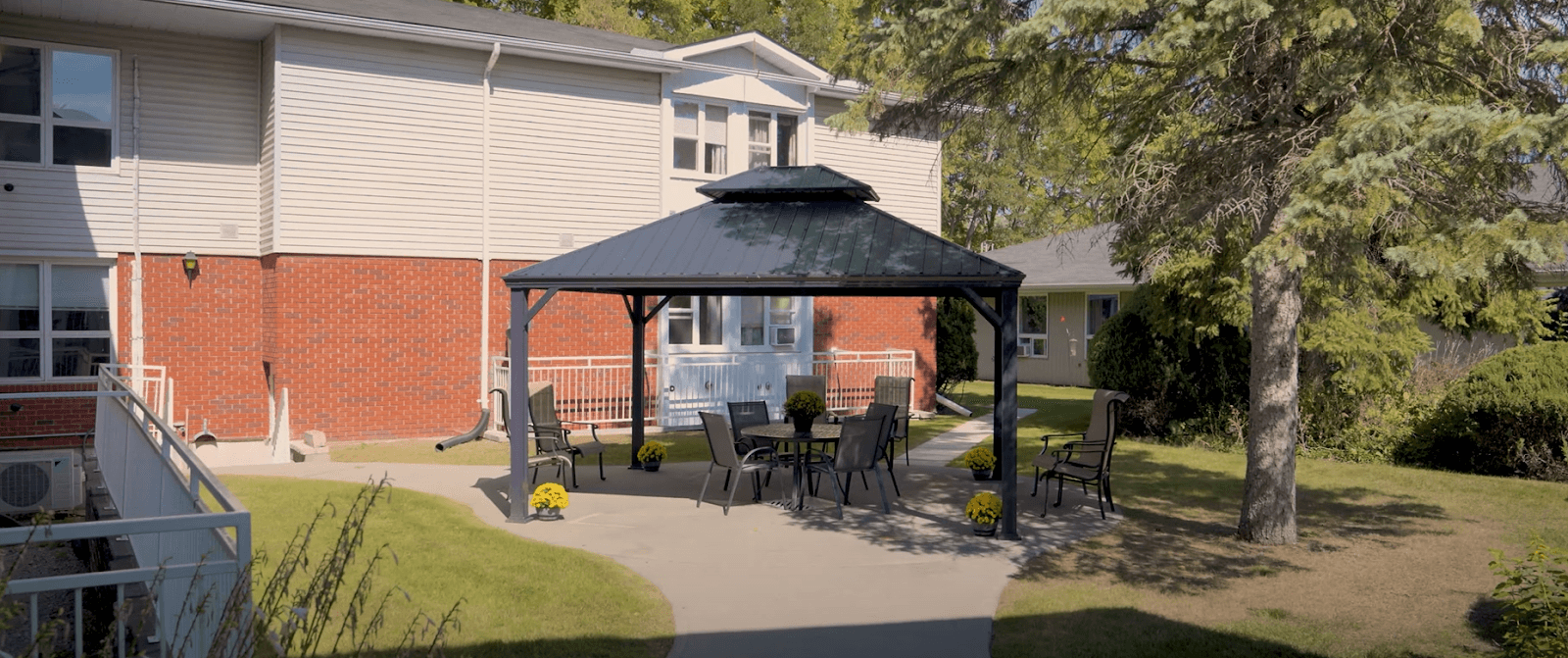 Peterborough Retirement Residence photo 3