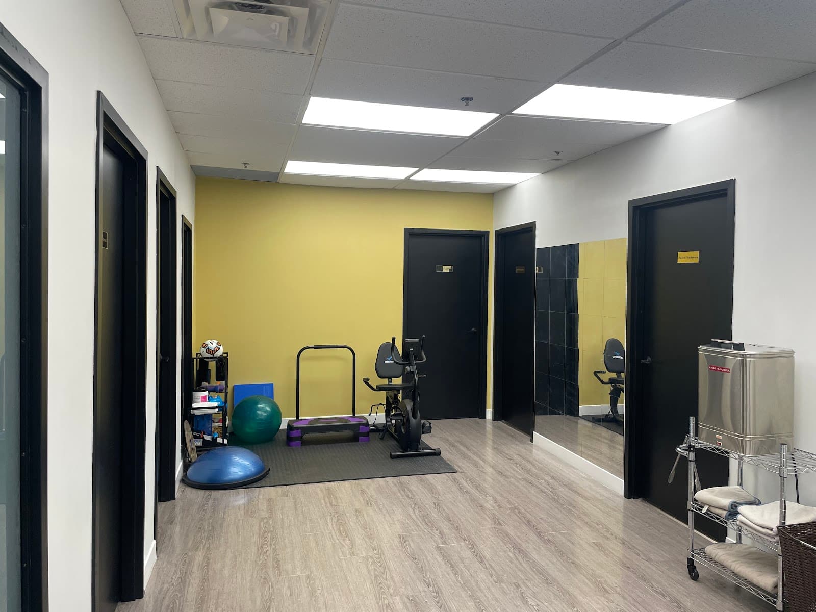 Podera Health, podiatry & foot care in Oakville, photo 3