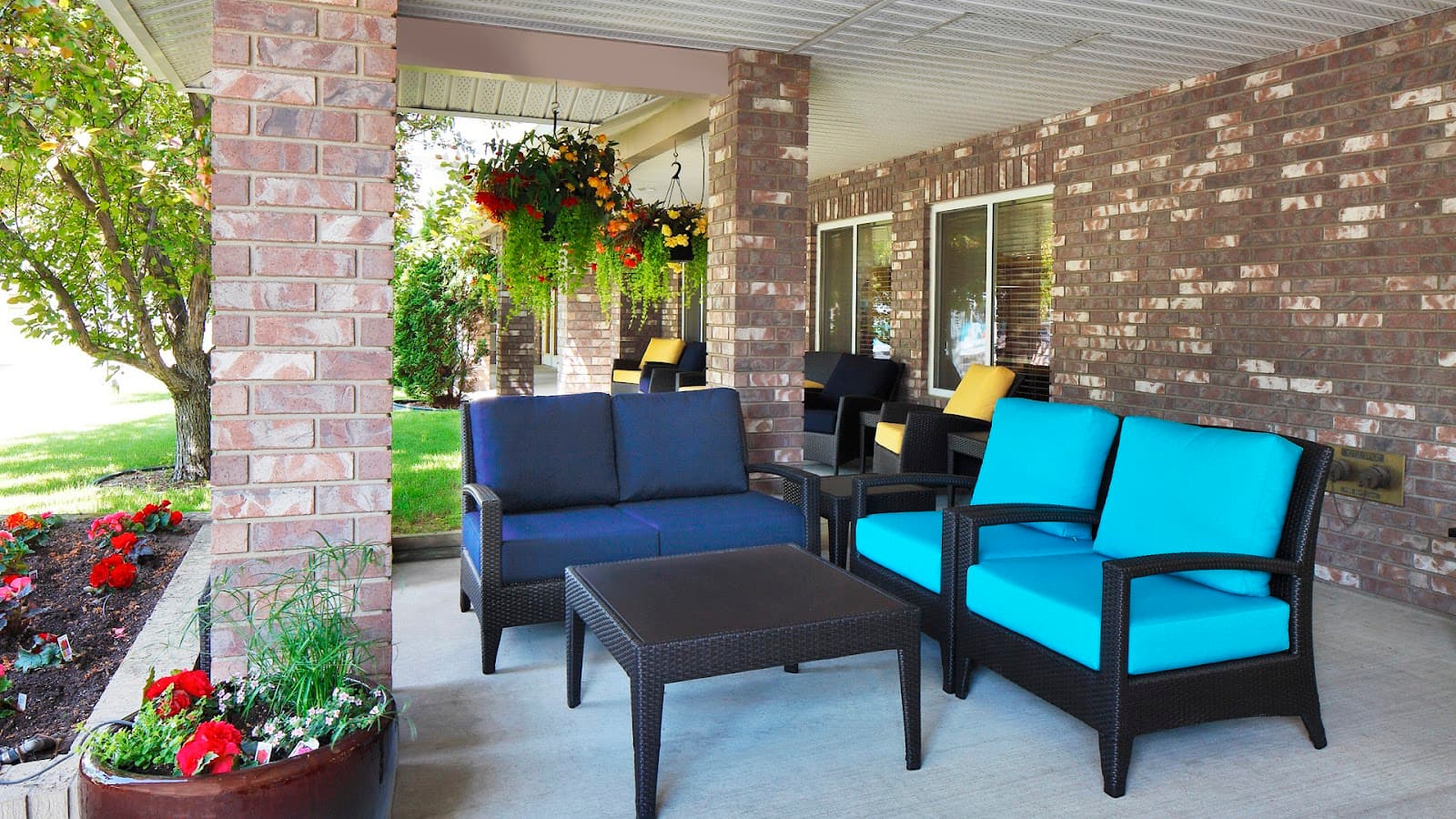 Primrose Chateau photo 3