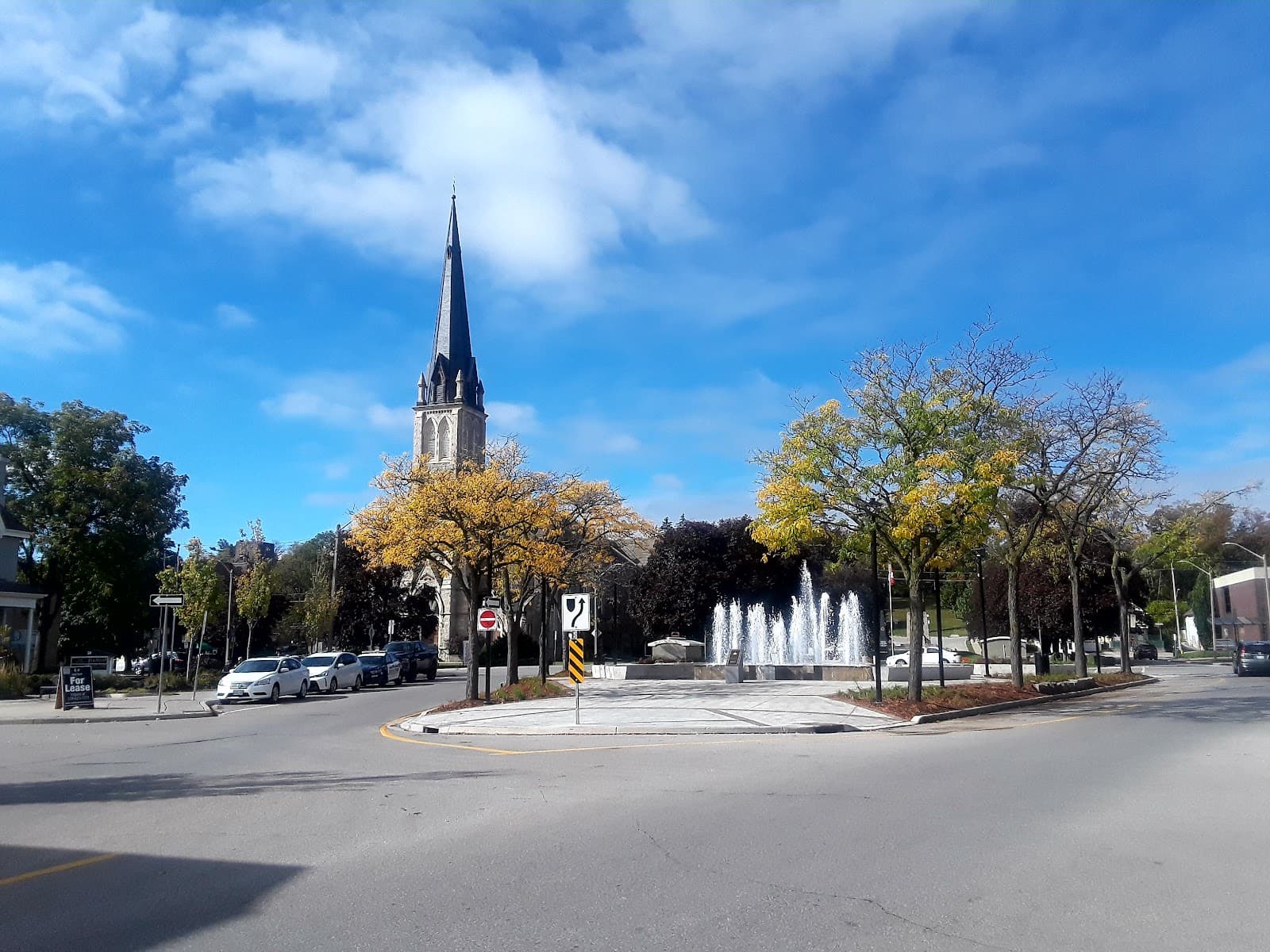 Queen's Square photo 3