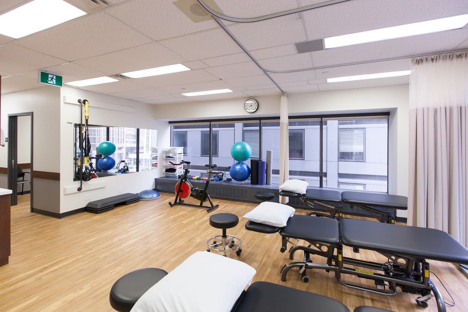 Rebalance Sports Medicine Physiotherapy & Chiropractic Downtown Toronto photo 1 of 4