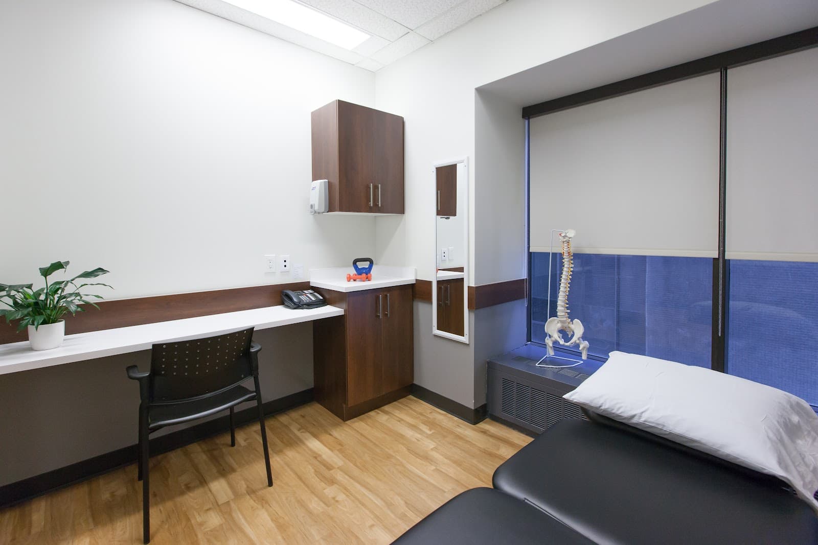 Rebalance Sports Medicine Physiotherapy & Chiropractic Downtown Toronto photo 4
