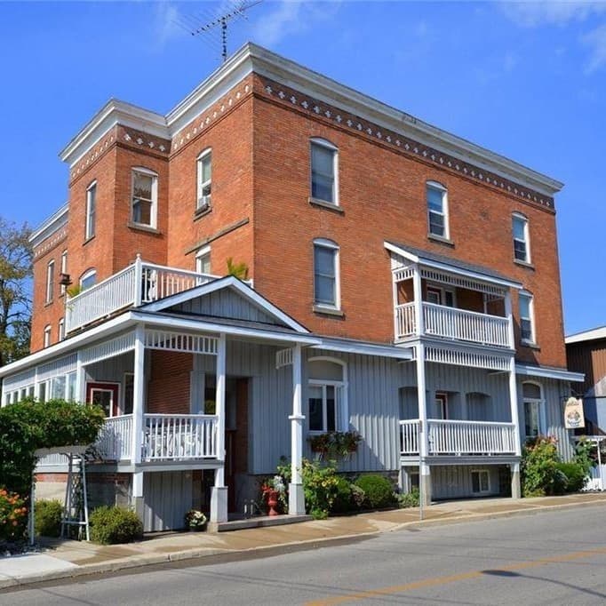 Golden Pond Retirement Lodge, retirement home in Waterford