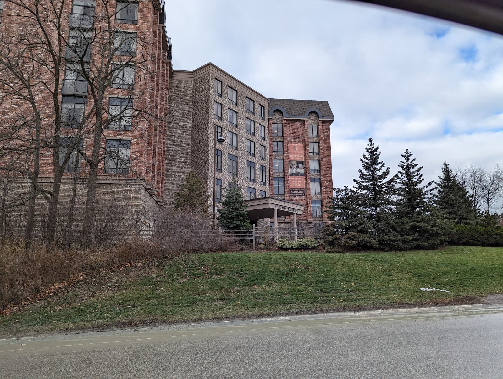 Richview Manor photo 1